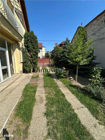 Casă cu 4 camere în Solidarității