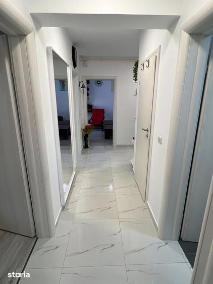 Apartament cu 3 camere decomandat în Dobroești