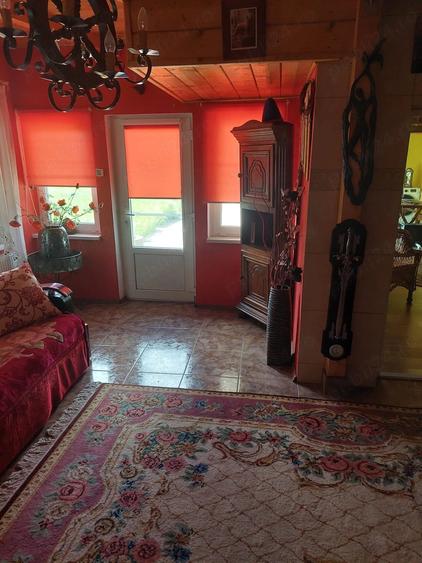 Casă cu 5 camere cu Teren 2100 Mp în Scorțaru Vechi