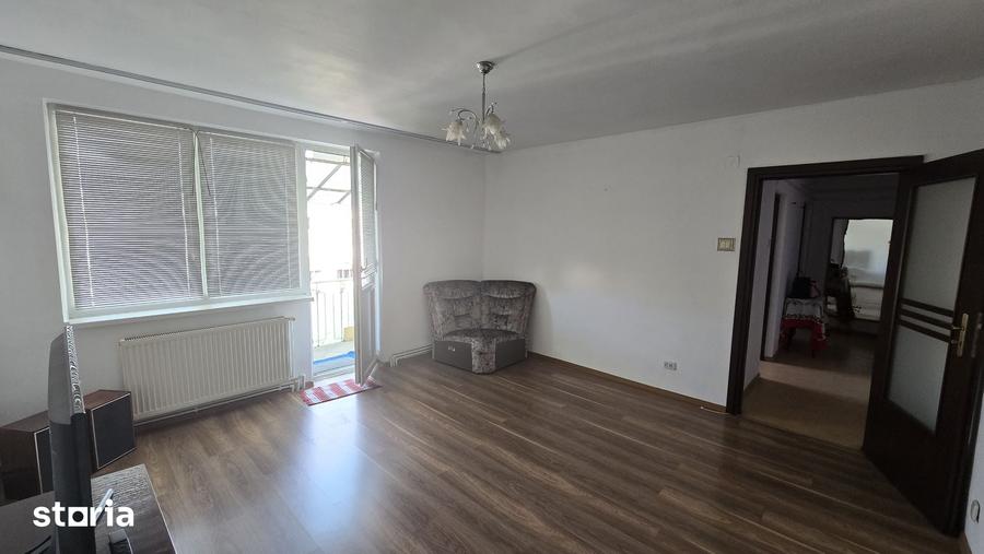 Apartament cu 4 camere în Central