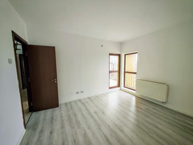 Apartament cu 3 camere decomandat în Brestei