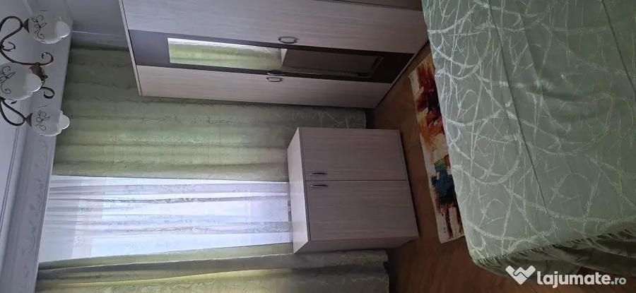 Apartament cu 3 camere semidecomandat în Alexandru cel Bun