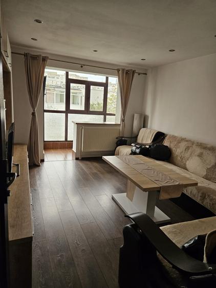 Apartament cu 2 camere decomandat în Băceni