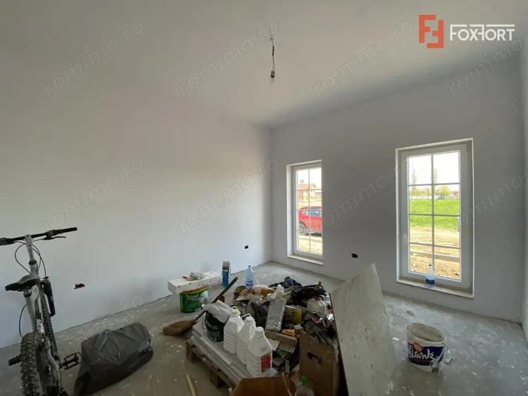 Casă cu 3 camere cu Teren 350 Mp în Remetea Mare