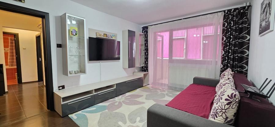 Apartament cu 2 camere decomandat, mobilat în Casa de Cultură
