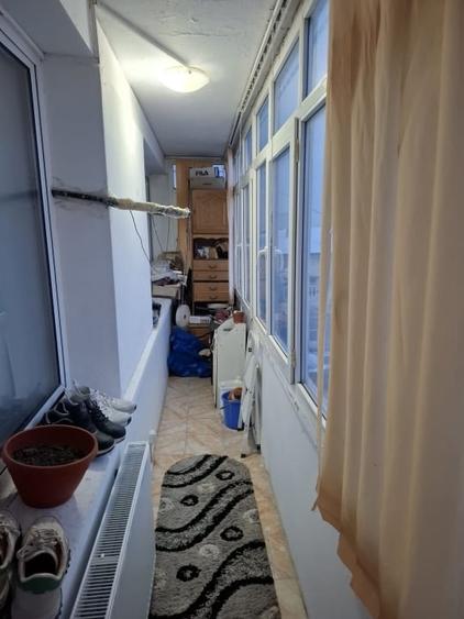 Apartament cu 3 camere semidecomandat, mobilat în Ultracentral