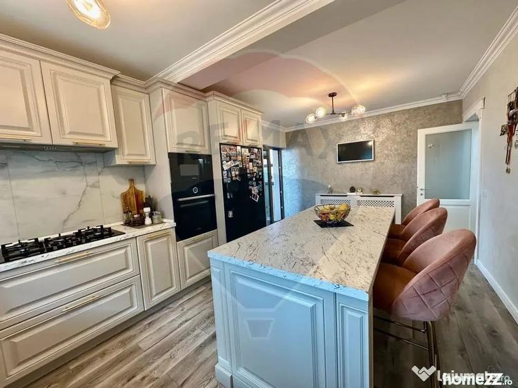 Casă cu 7 camere cu Teren 960 Mp în Vânători