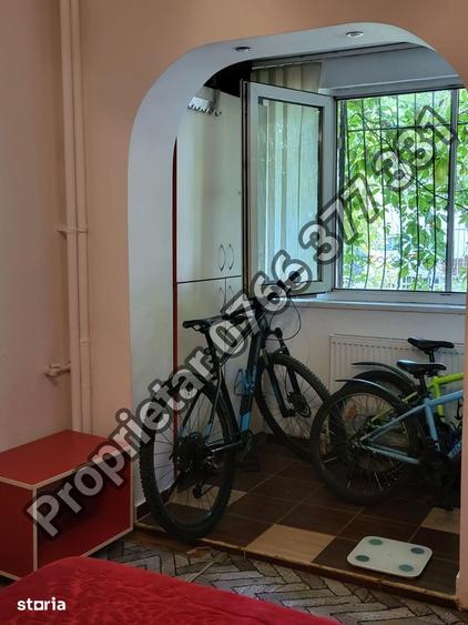Apartament cu 3 camere semidecomandat în Titan