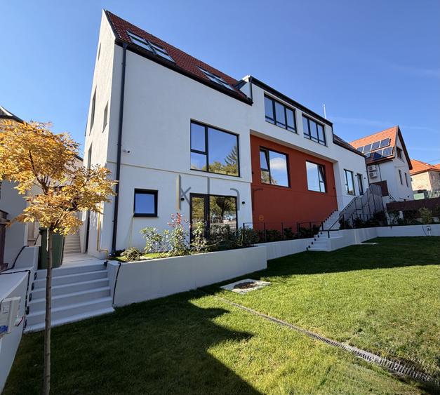Casă individuală cu 4 camere cu Teren 317 Mp în Semicentral