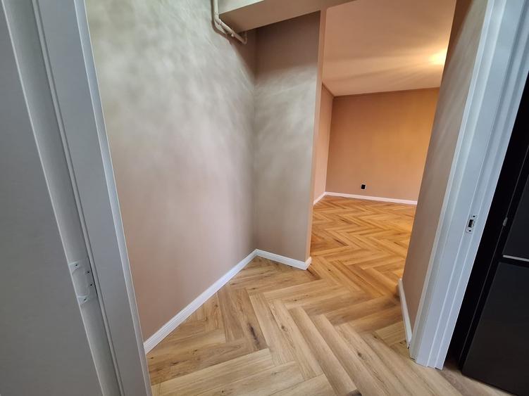Apartament cu 2 camere semidecomandat în Florești