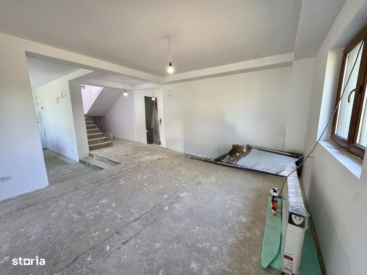 Casă cu 4 camere cu Teren 500 Mp în Central