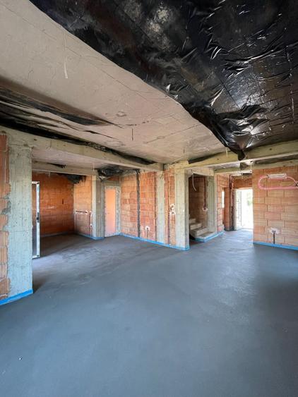 Duplex cu 5 camere cu Canalizare în Moșnița Nouă