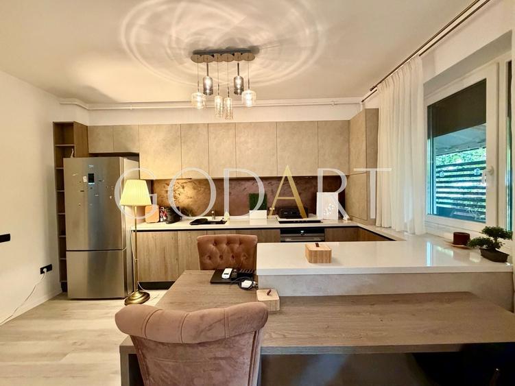 Apartament cu 3 camere decomandat, mobilat în Titan