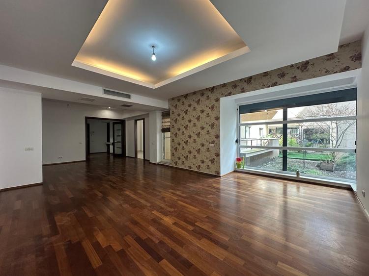 Apartament cu 3 camere în Șoseaua Nordului