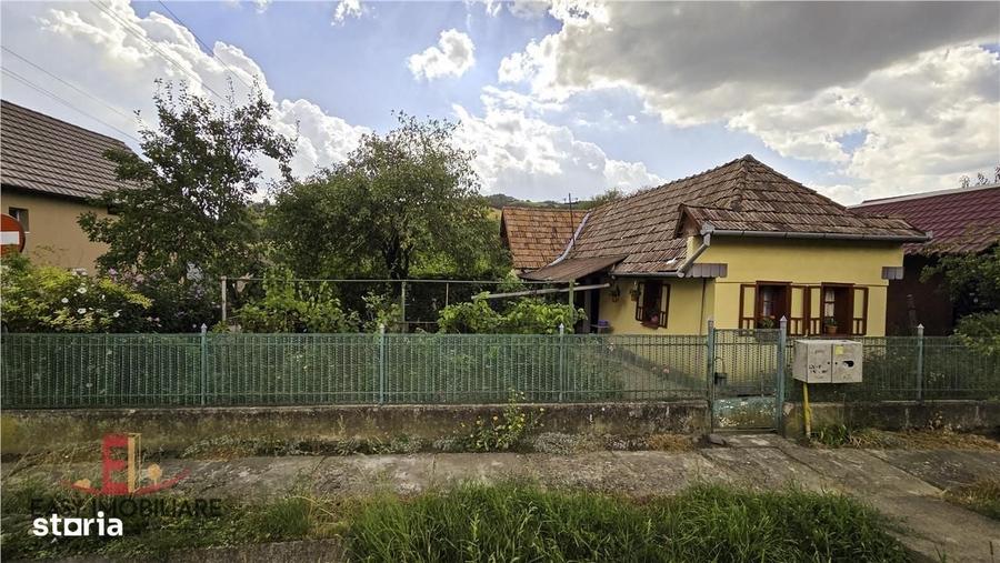 Casă cu 2 camere cu Teren 800 Mp în Păsăreni