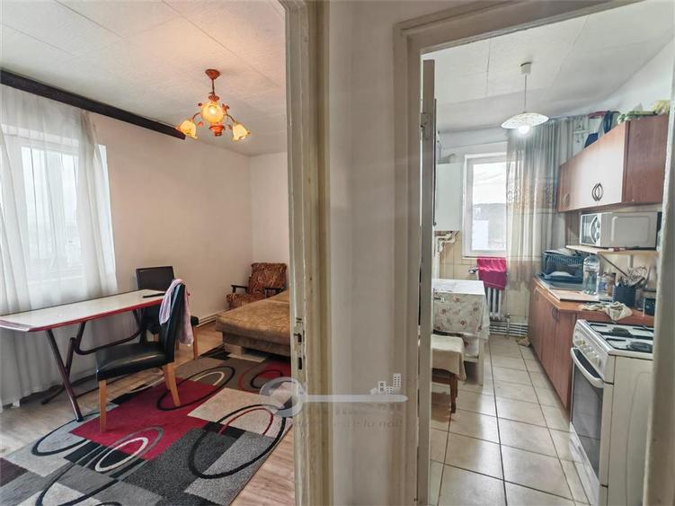 Apartament cu 3 camere decomandat, mobilat în Mircea cel Bătrân