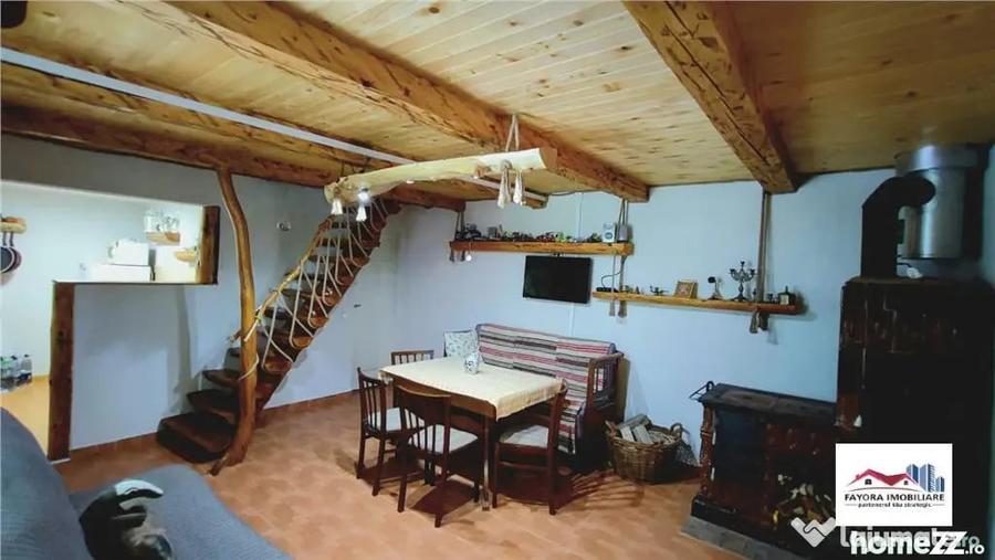 Casă cu 5 camere cu Teren 500 Mp în Lunca