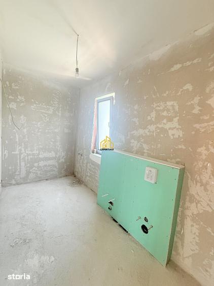 Casă cu 4 camere cu Teren 220 Mp în Ghencea
