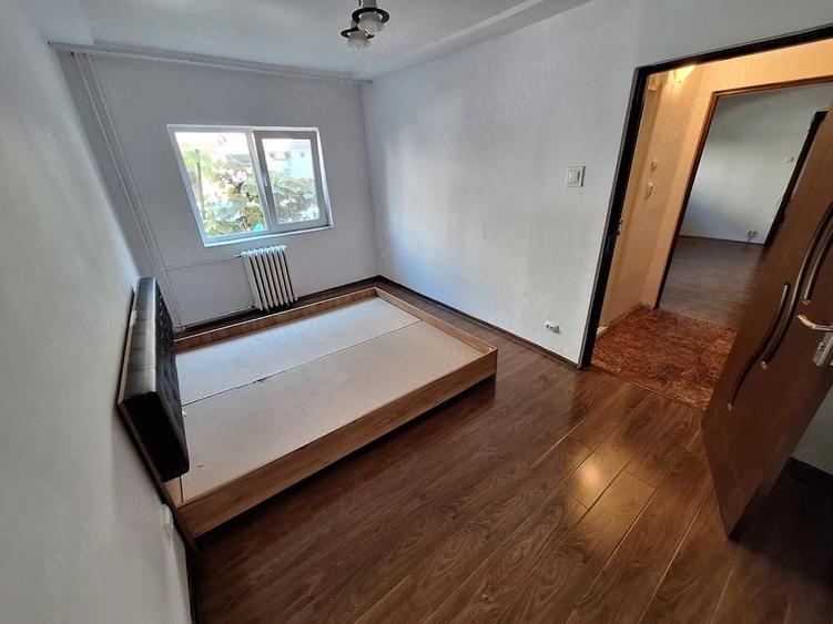 Apartament cu 2 camere semidecomandat în Soarelui