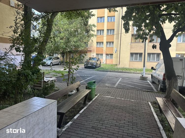 Apartament cu 2 camere semidecomandat în Mărăței