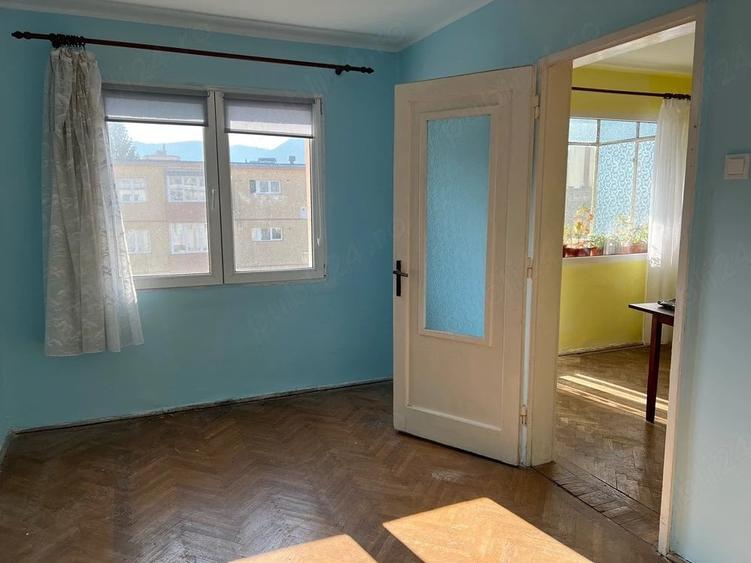 Apartament cu 2 camere semidecomandat în Astra