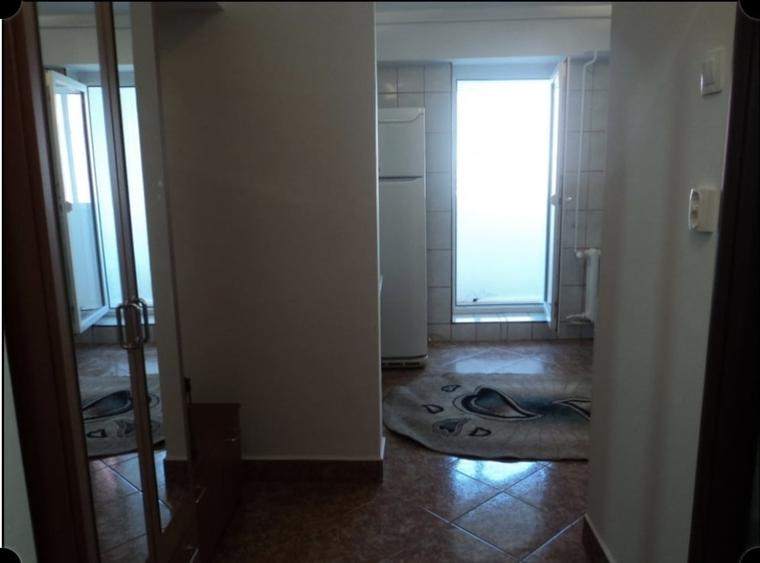 Garsonieră decomandată, mobilată în Calea Călărașilor