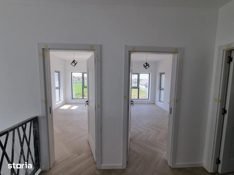 Casă cu 4 camere cu Teren 400 Mp în Domnești