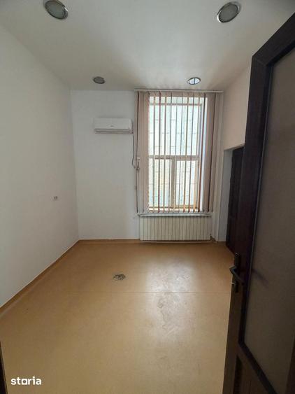 Apartament cu 5 camere în Centrul Istoric