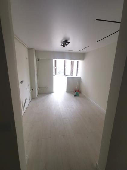 Apartament cu 3 camere decomandat în Piața Centrală