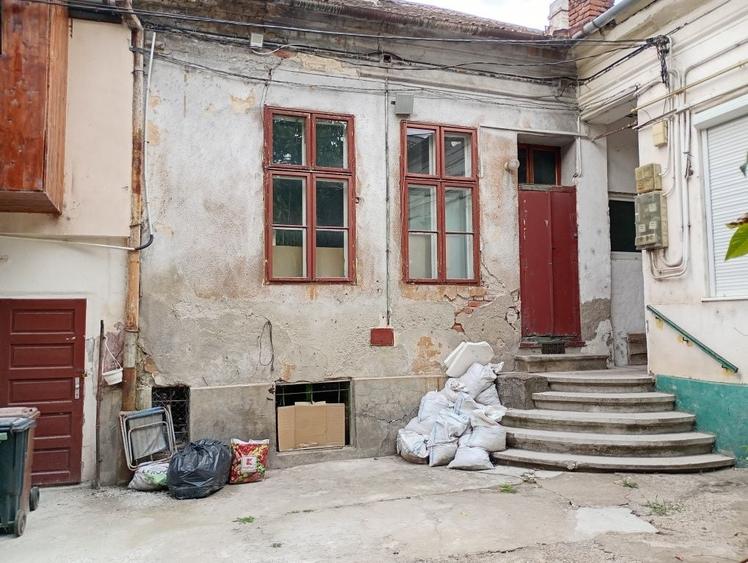 Apartament cu 4 camere decomandat în Ultracentral