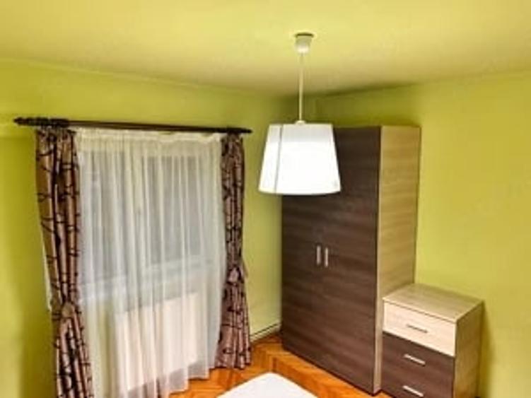 Apartament cu 4 camere decomandat în Complex Studențesc