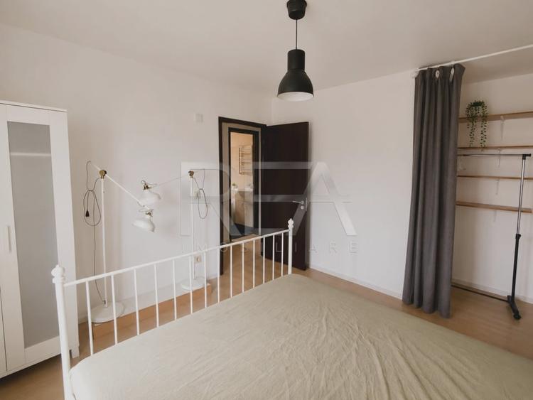 Apartament cu 3 camere decomandat, mobilat în Titan