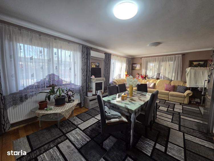 Casă cu 5 camere cu Teren 443 Mp în Central
