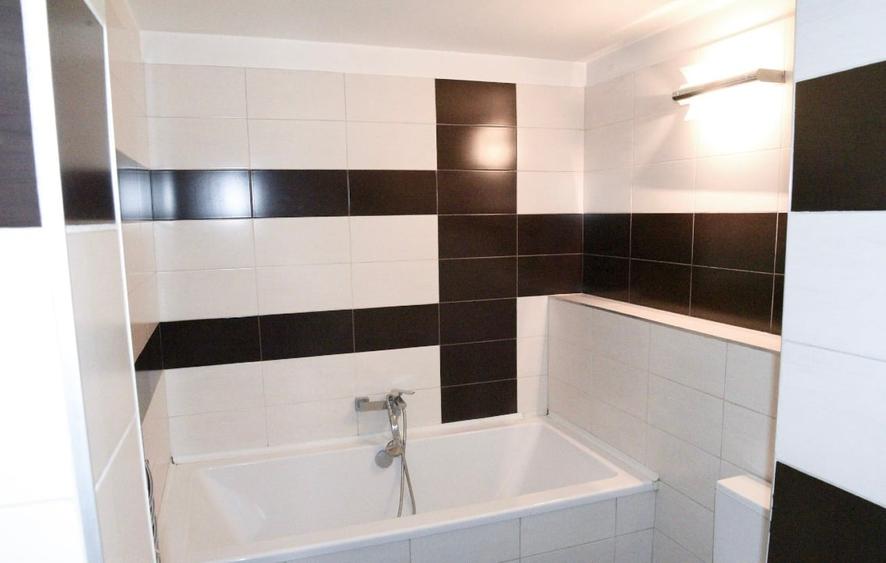 Apartament cu 3 camere semidecomandat, mobilat în Dristor