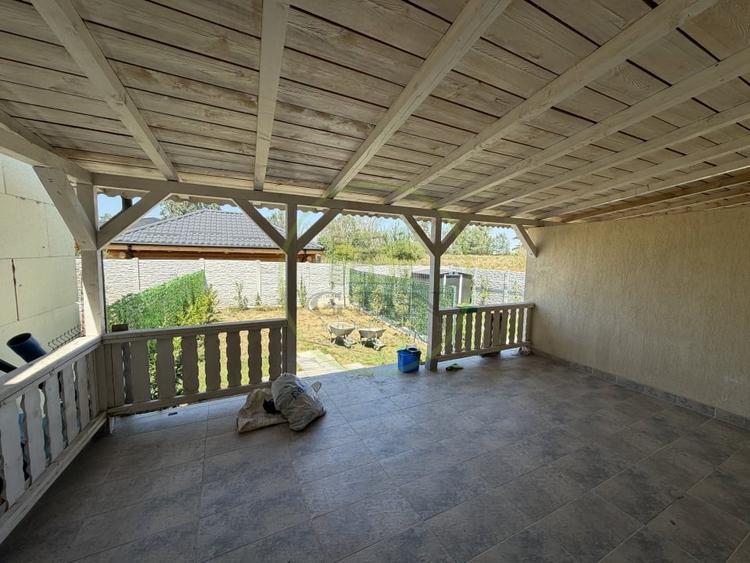 Casă cu 3 camere cu Teren 230 Mp în Leamna de Jos
