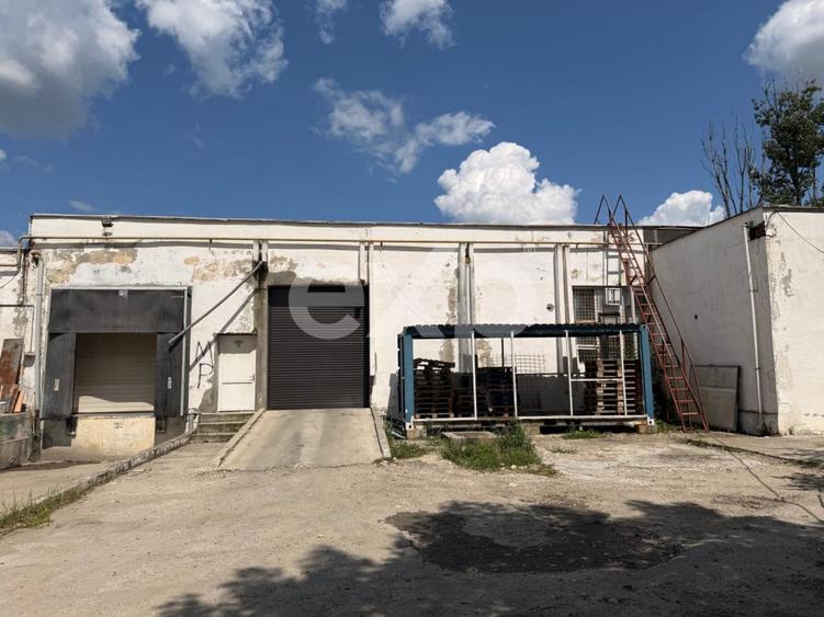 Spațiu comercial, de 1,574 mp, în Crevedia