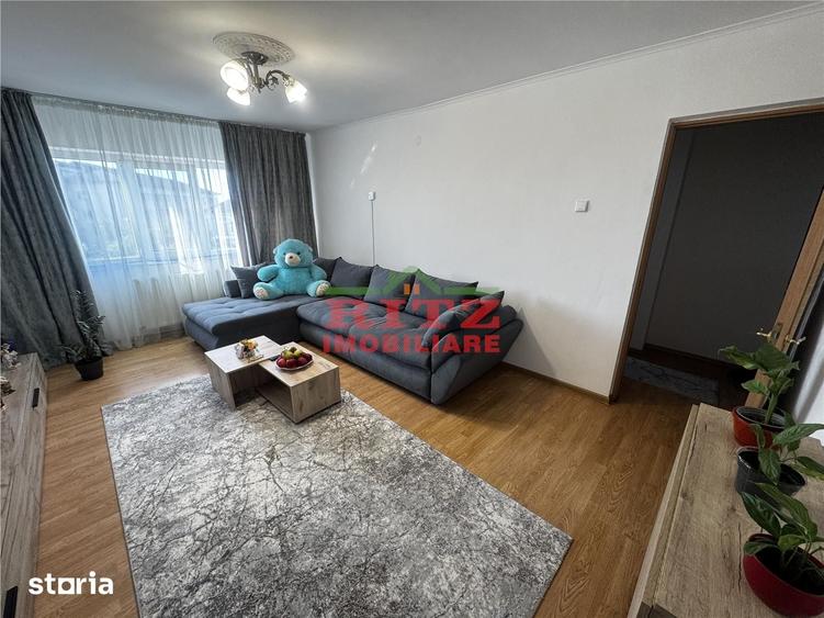Apartament cu 3 camere decomandat în Central