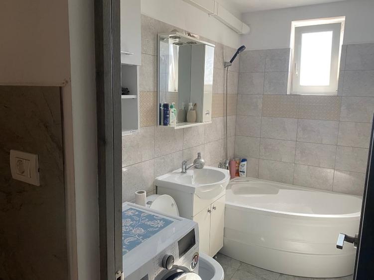 Apartament cu 3 camere semidecomandat, mobilat în Iosefin