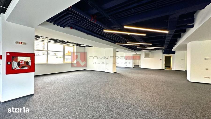 Spațiu comercial, de 387 mp, în Centrul Civic