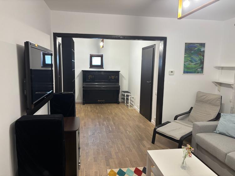 Apartament cu 2 camere semidecomandat în Grivița