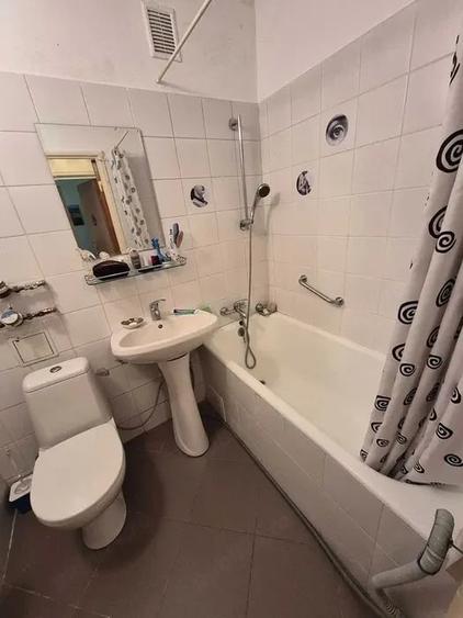 Apartament cu 3 camere decomandat în Brâncoveanu
