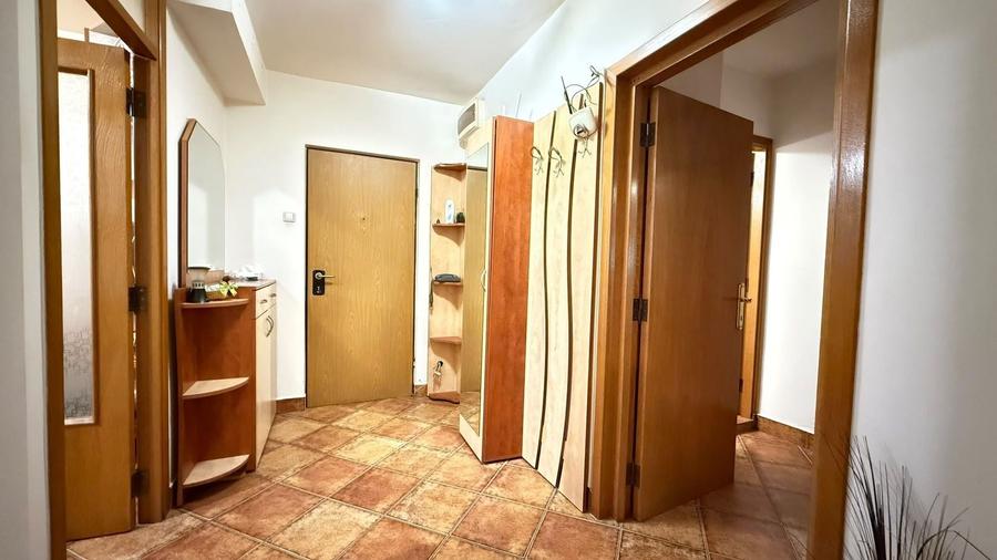 Apartament cu 3 camere decomandat în Decebal