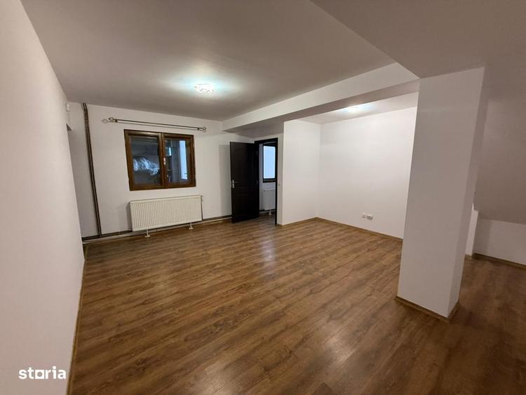 Casă cu 4 camere cu Teren 261 Mp în Rovine