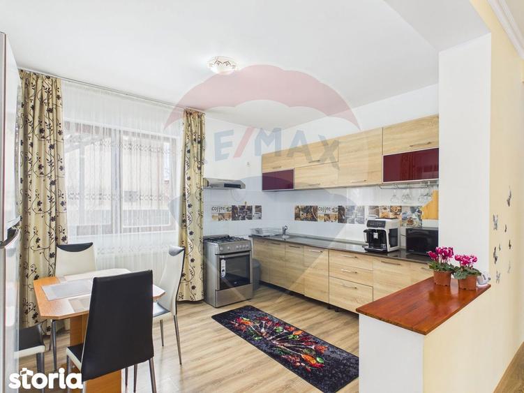Apartament cu 3 camere, mobilat în Ulmi
