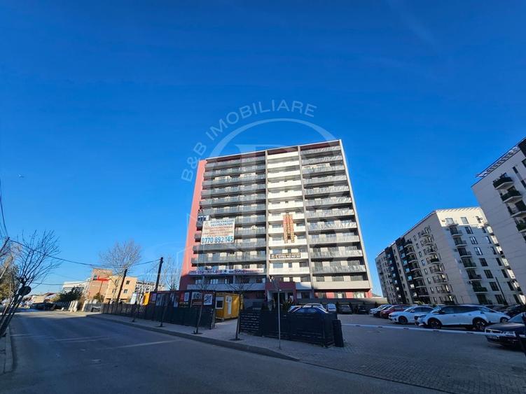 Apartament cu 4 camere decomandat în Titan