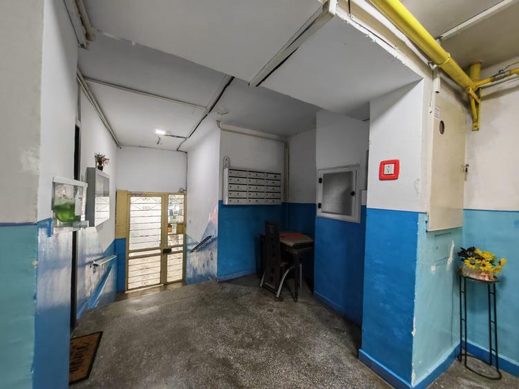 Apartament cu 3 camere semidecomandat în Drumul Taberei