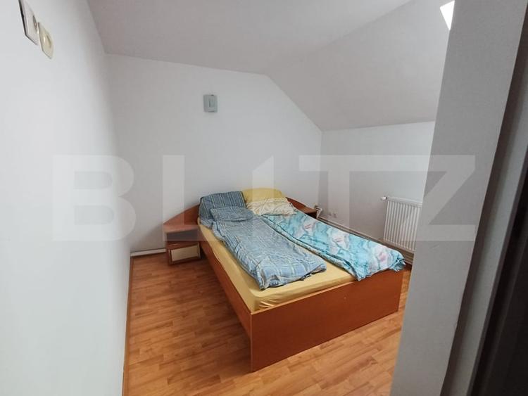Casă individuală cu 15 camere cu Canalizare în Nord-Est