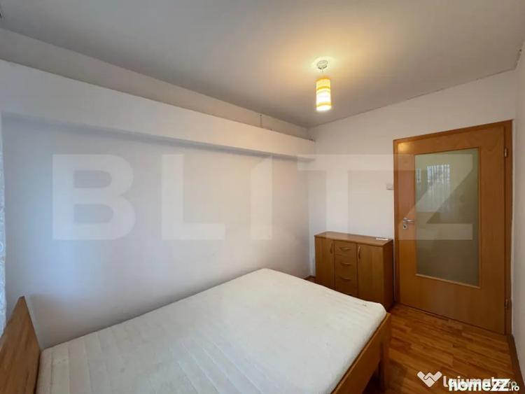 Apartament cu 3 camere decomandat în Sărari