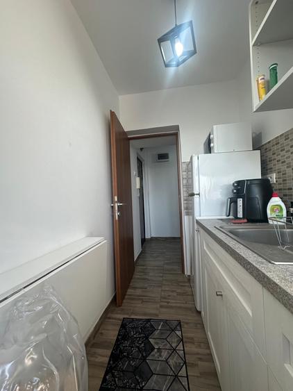 Apartament cu 2 camere semidecomandat în Tipografilor
