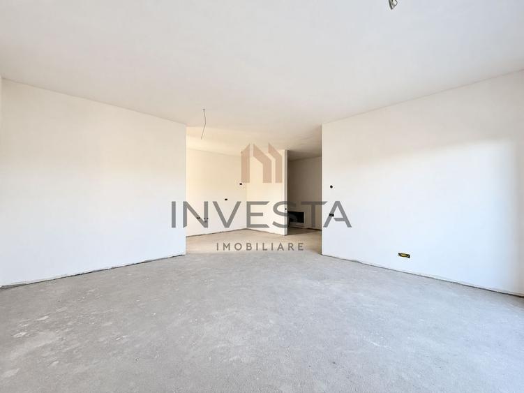 Apartament cu 3 camere semidecomandat în Central